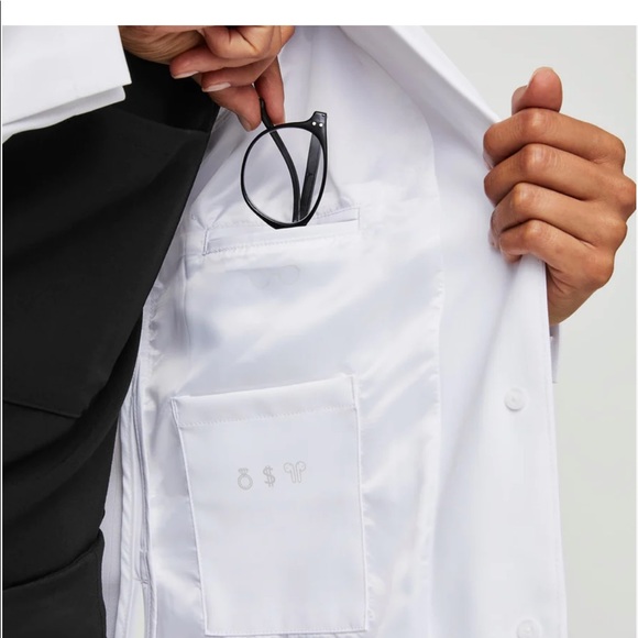 FIGS White Classic Bellevue Slim Long Lab Coat - Picture 5 of 16